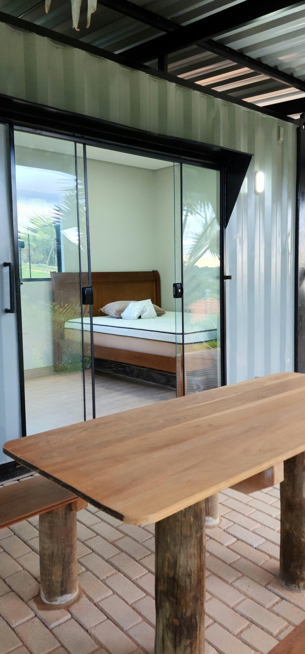 suite container 01